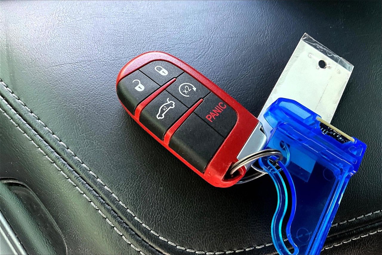 Used 2023 Dodge Challenger R/T w/ Blacktop Package image 30