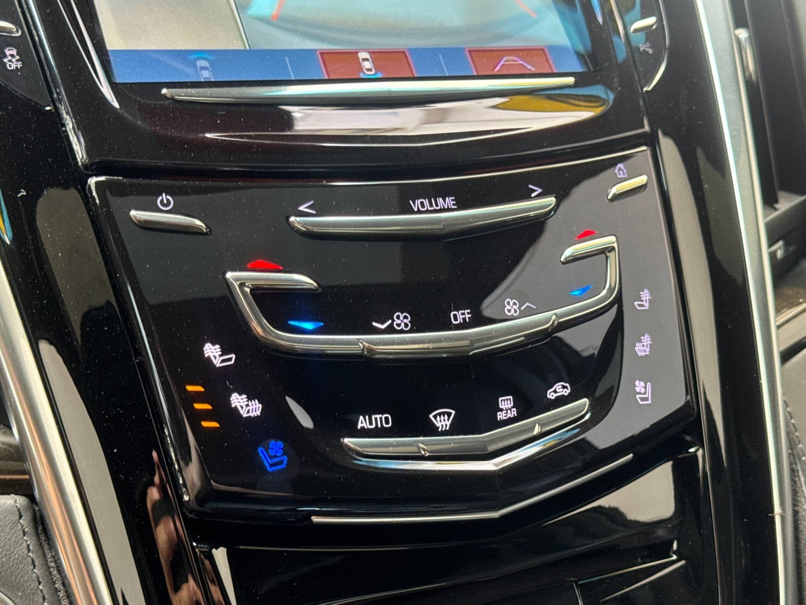 Used 2020 Cadillac Escalade Platinum w/ Escalade Sport Edition AWD/4WD image 24