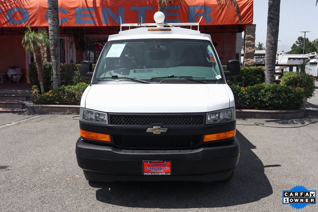 Used 2018 Chevrolet Express 3500 RWD image 3