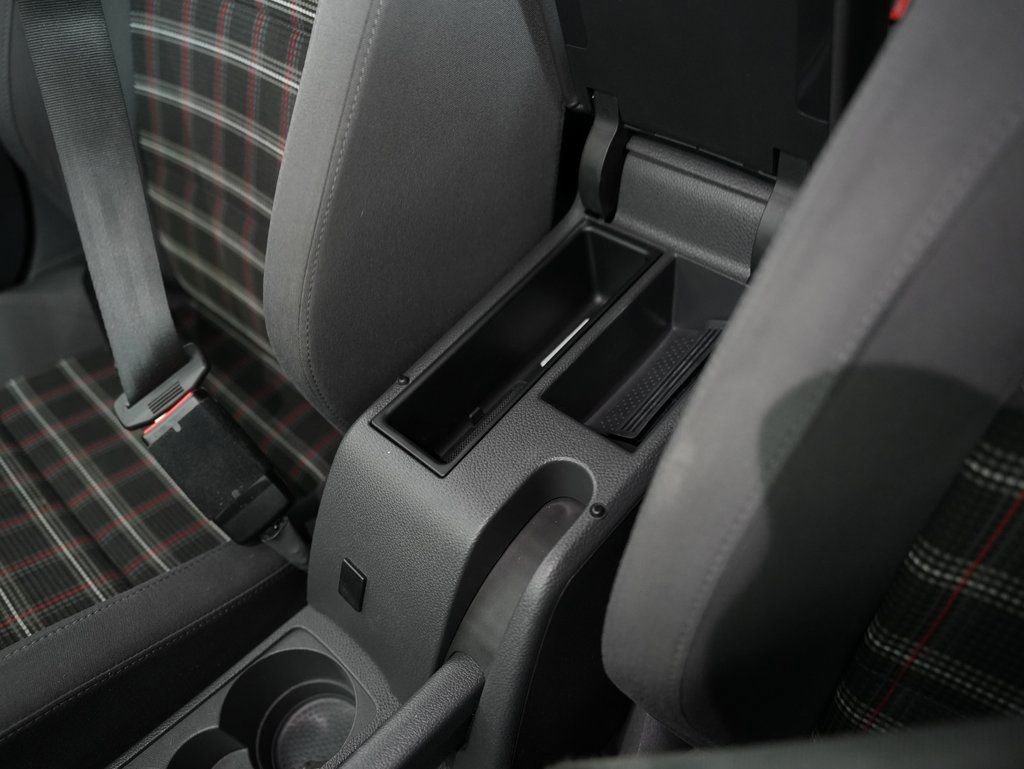 Used 2009 Volkswagen GTI 4-Door image 27