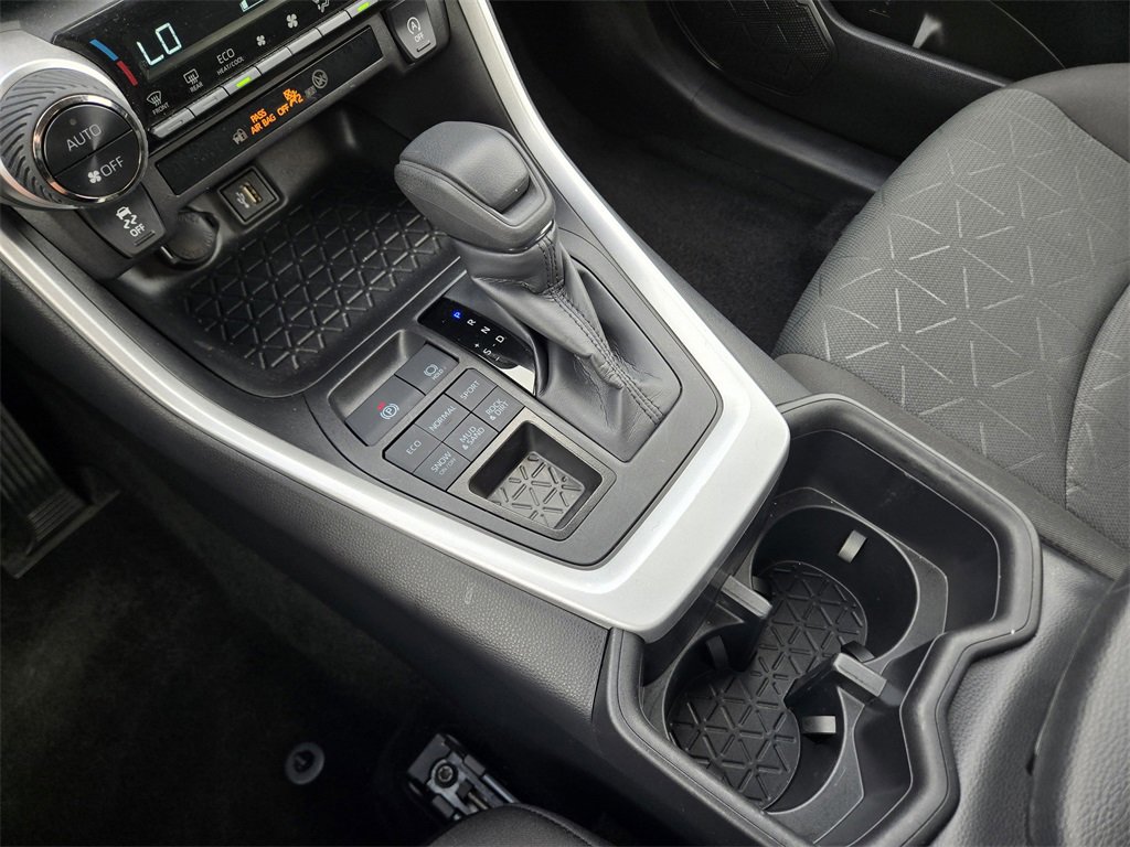 Used 2025 Toyota RAV4 XLE w/ Convenience Package image 25