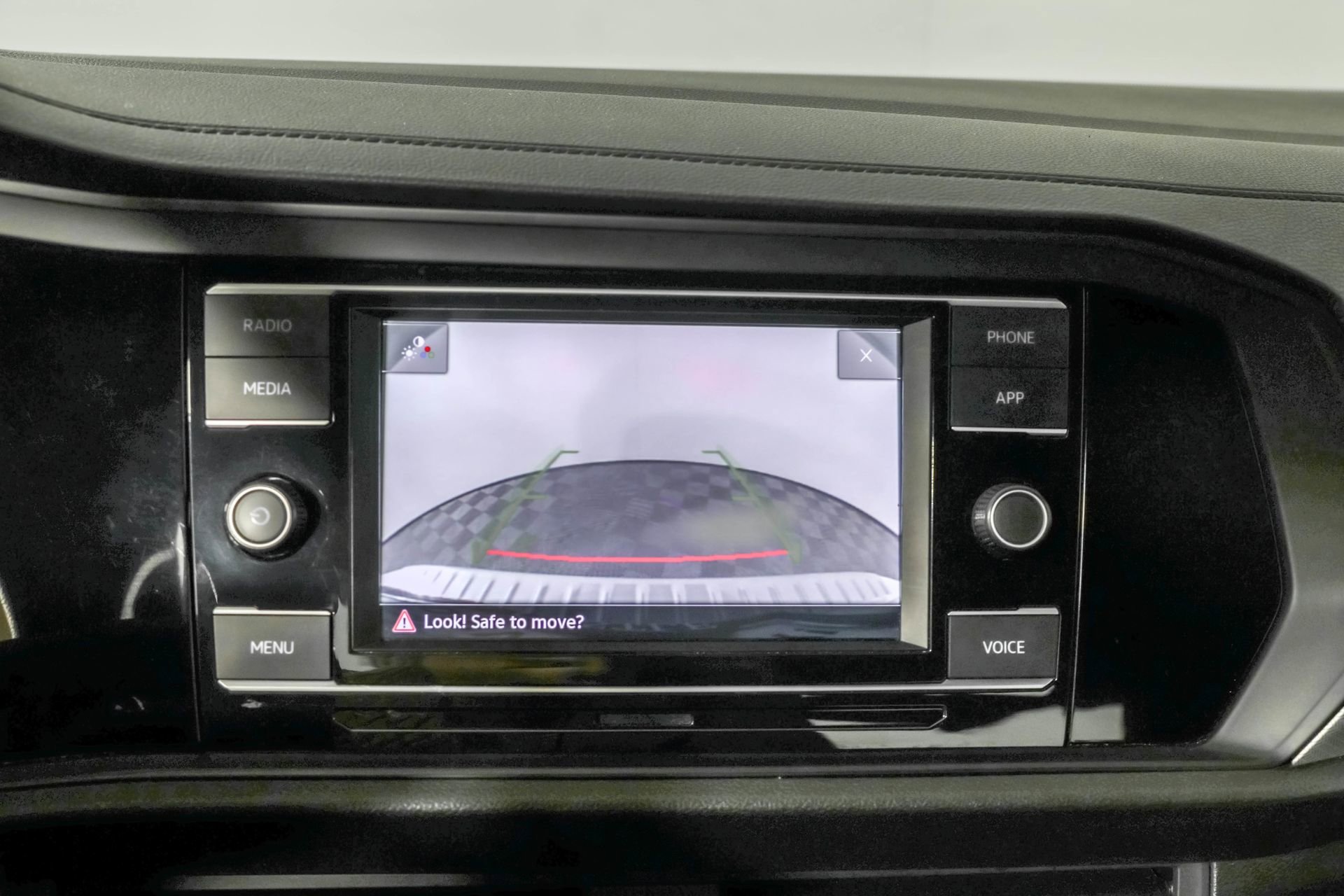 Used 2023 Volkswagen Jetta Sport image 7