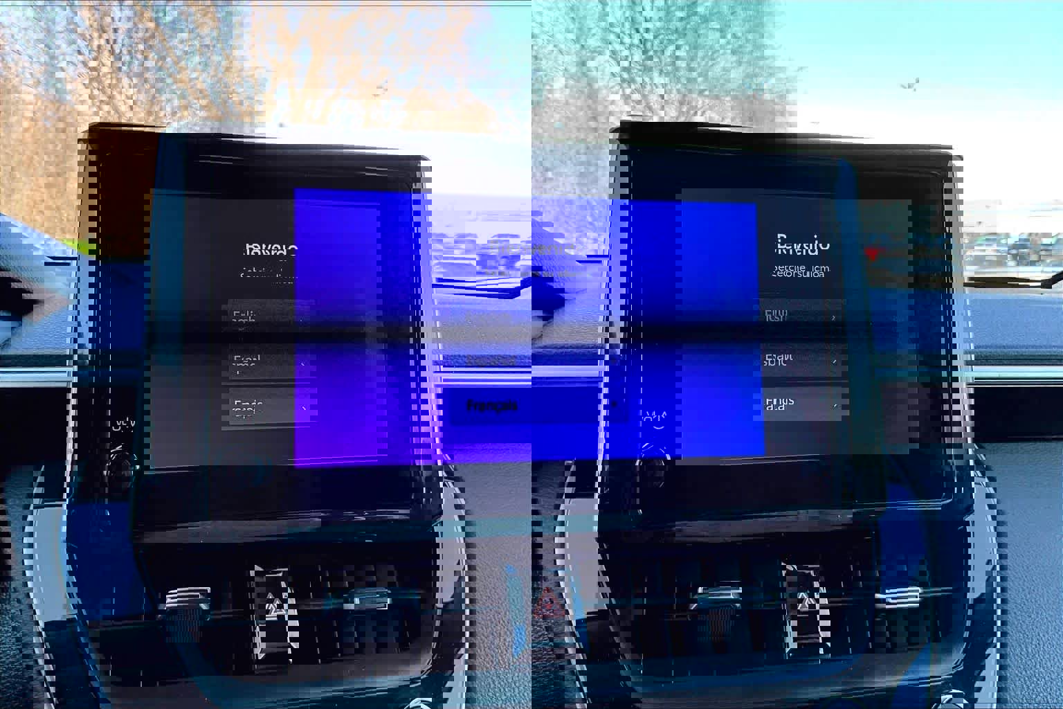 Used 2025 Toyota Corolla Cross XLE w/ Convenience Package image 34