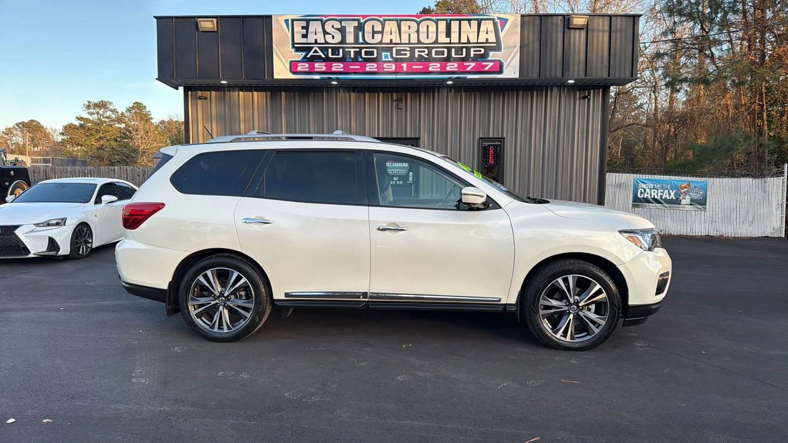 Used 2018 Nissan Pathfinder Platinum image 1