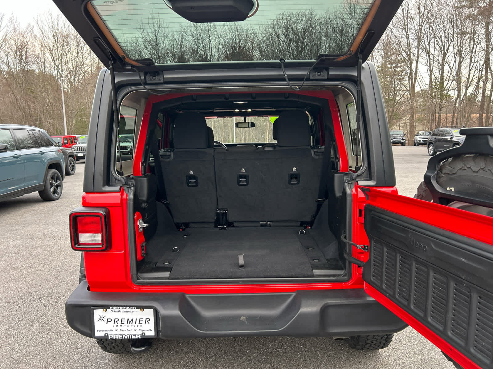 Used 2022 Jeep Wrangler Unlimited Sport AWD/4WD image 32