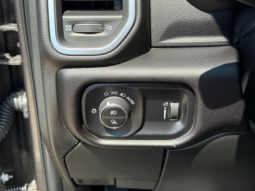 Used 2025 RAM 2500 Big Horn AWD/4WD image 18