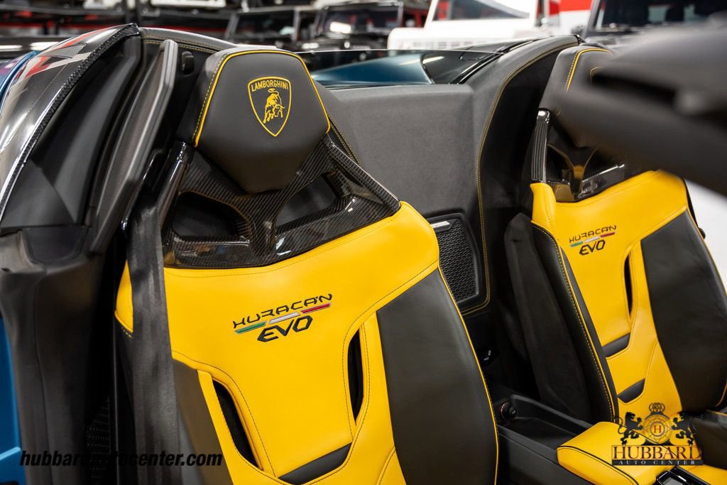 Used 2020 Lamborghini Huracan EVO image 29