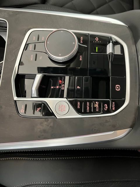 Used 2026 BMW X7 xDrive40i w/ Premium Package image 18