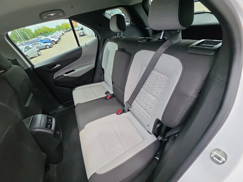 Used 2024 Chevrolet Equinox LS FWD image 25