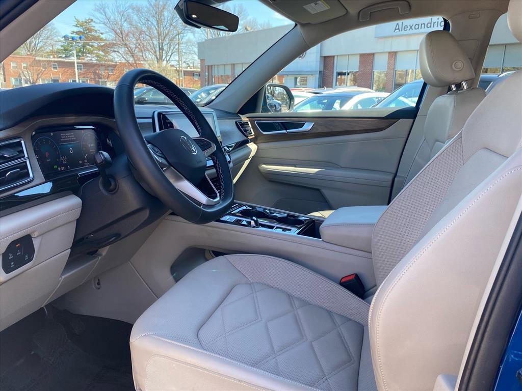 Certified 2025 Volkswagen Atlas SE w/ Panoramic Sunroof Package image 11