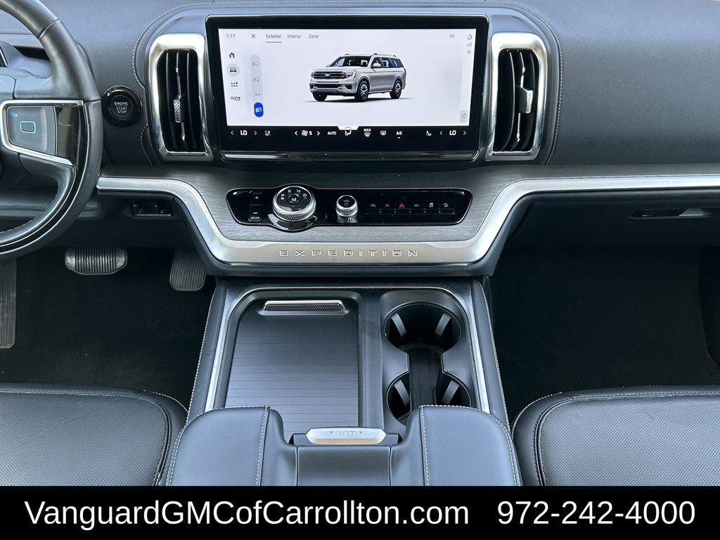 Used 2025 Ford Expedition Platinum image 14