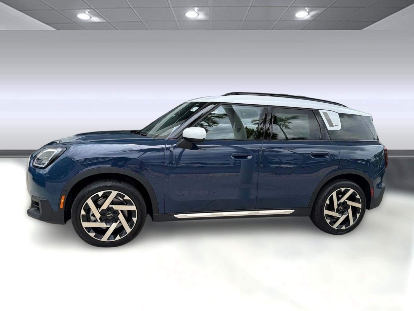 Used 2025 MINI Cooper Countryman S w/ Comfort Package Max AWD/4WD image 2