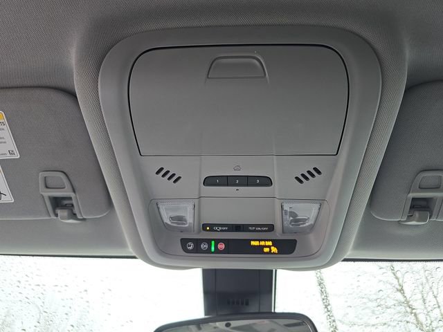 Used 2023 GMC Terrain AT4 image 21