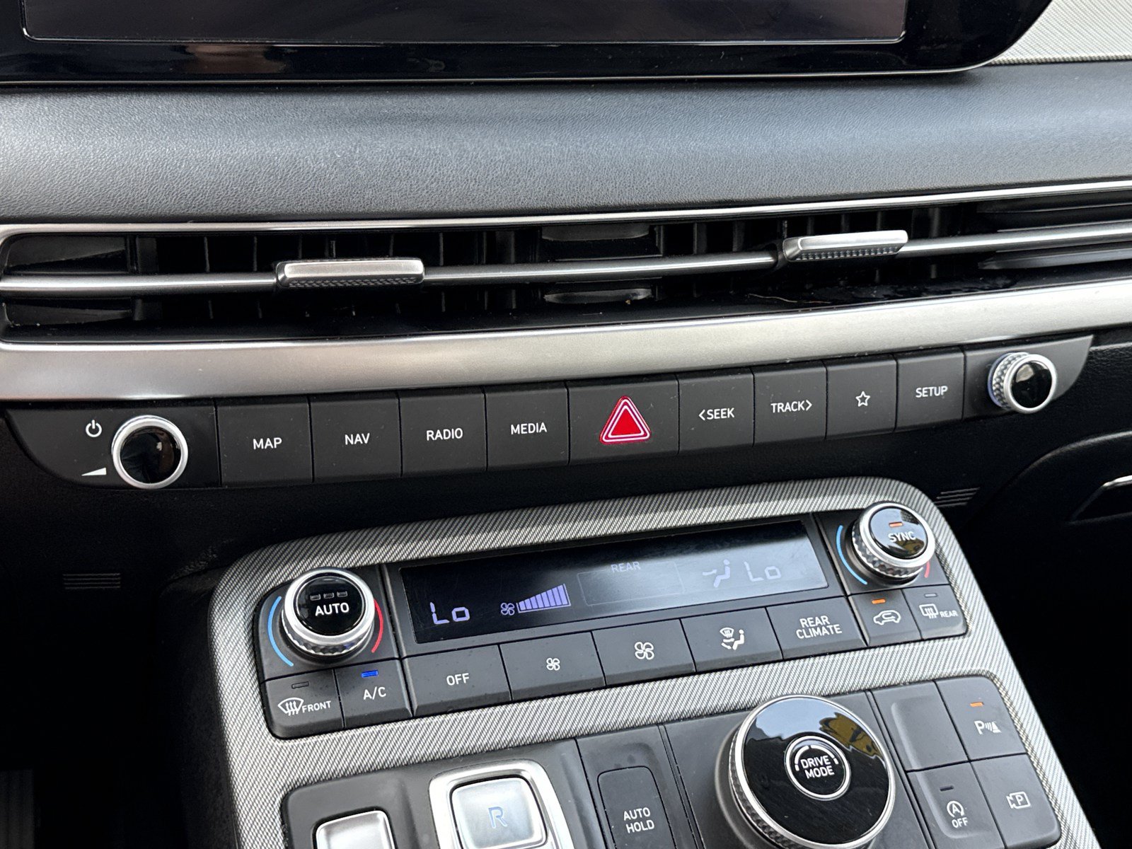 Certified 2024 Hyundai Palisade SEL FWD image 29