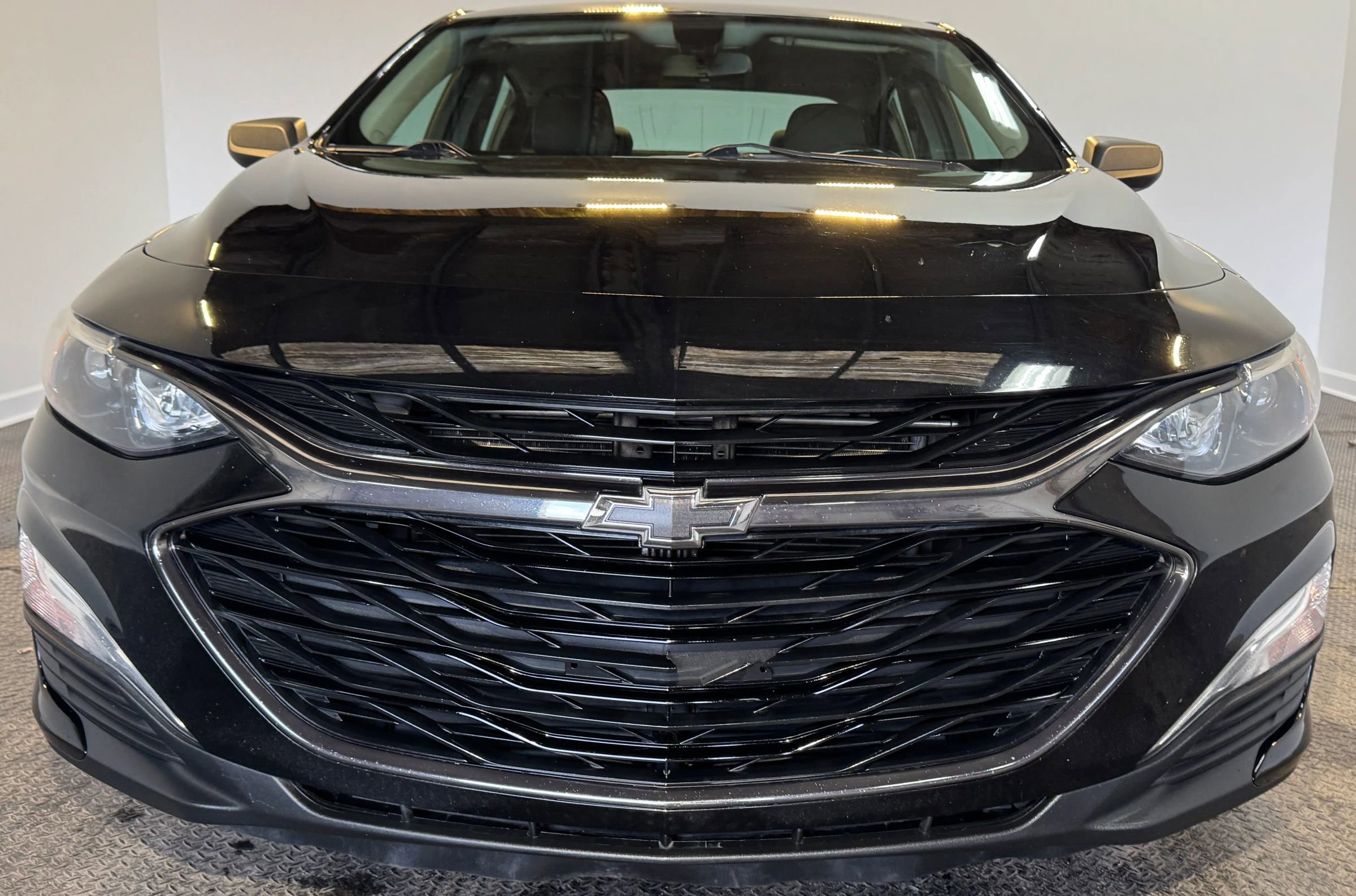 Used 2019 Chevrolet Malibu RS FWD image 2