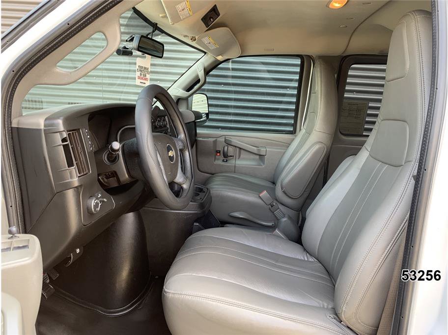 Used 2018 Chevrolet Express 2500 LS w/ Driver Convenience Package RWD image 19