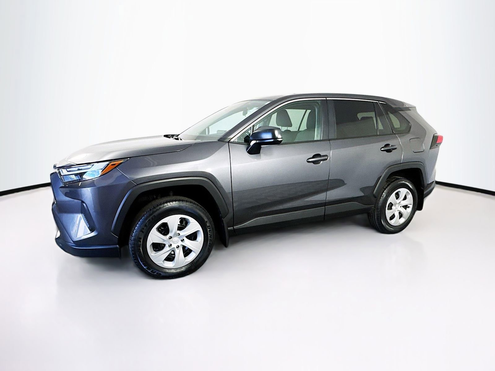 Used 2024 Toyota RAV4 LE AWD/4WD image 4