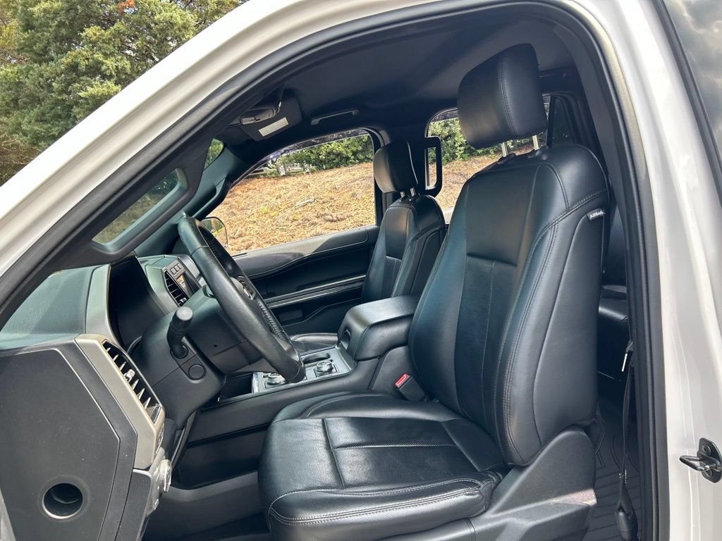 Used 2019 Ford Expedition Max XLT w/ Equipment Group 202A AWD/4WD image 40