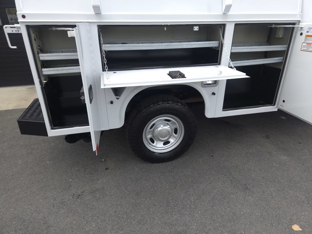 Used 2015 Ford F350 XL w/ Power Equipment Group AWD/4WD image 8