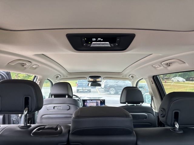 Used 2024 BMW X7 xDrive40i image 21