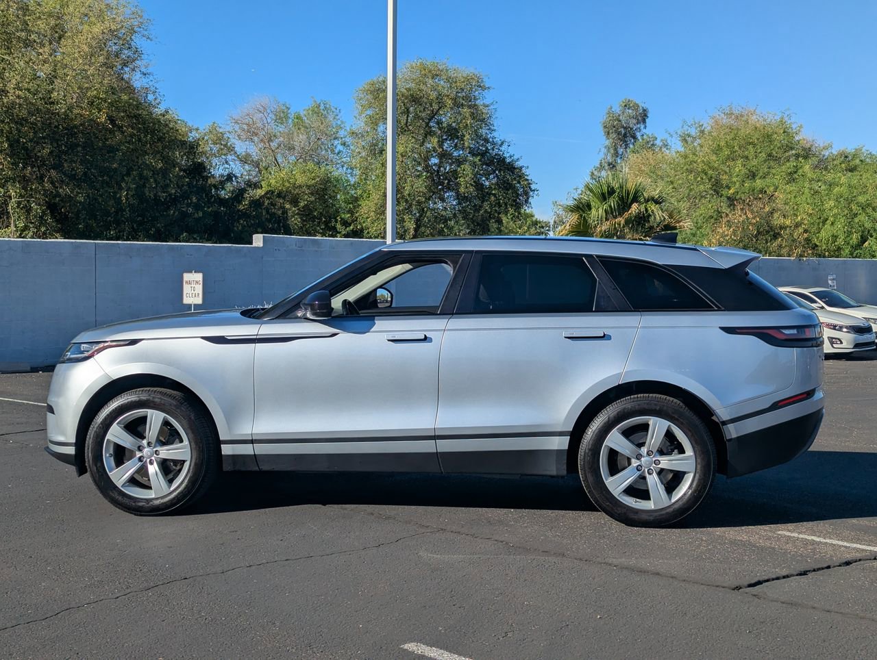 Used 2018 Land Rover Range Rover Velar S AWD/4WD image 3