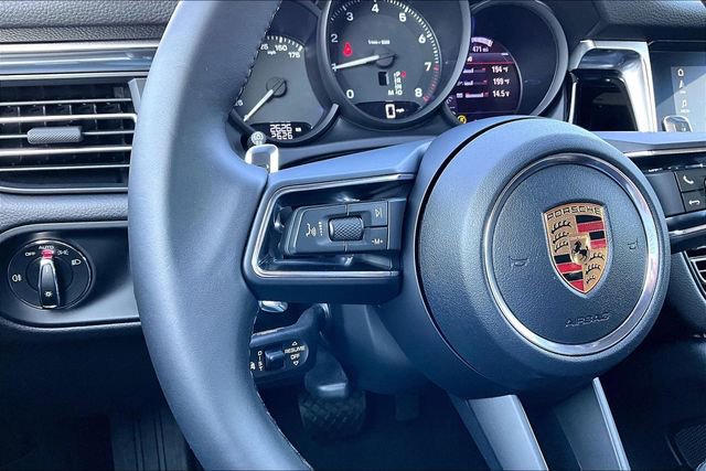 Used 2026 Porsche Macan AWD/4WD image 11