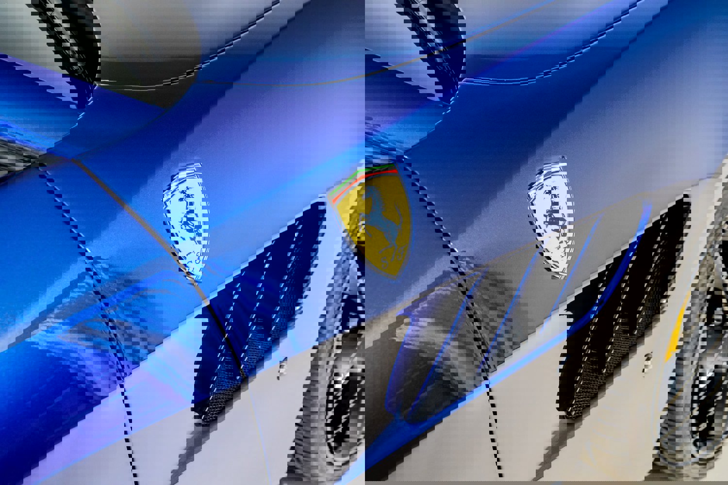 Certified 2019 Ferrari GTC4Lusso T RWD image 33