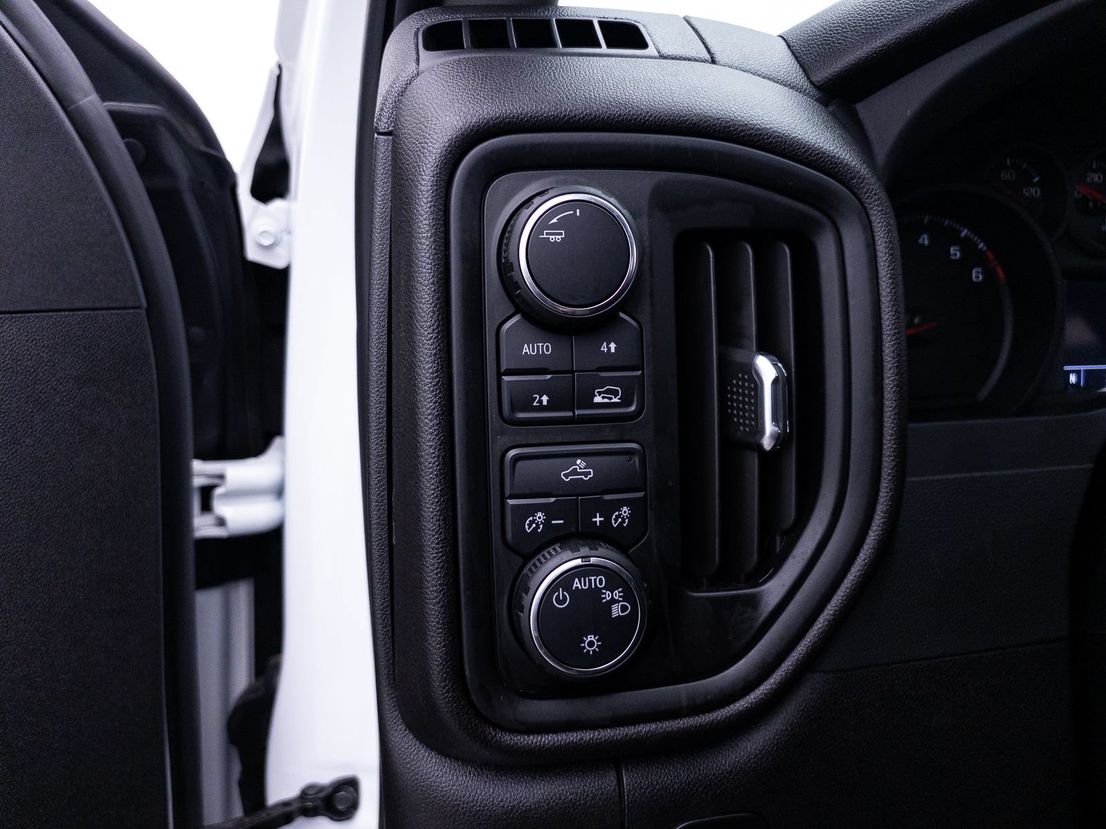 Used 2024 Chevrolet Silverado 1500 Custom AWD/4WD image 19