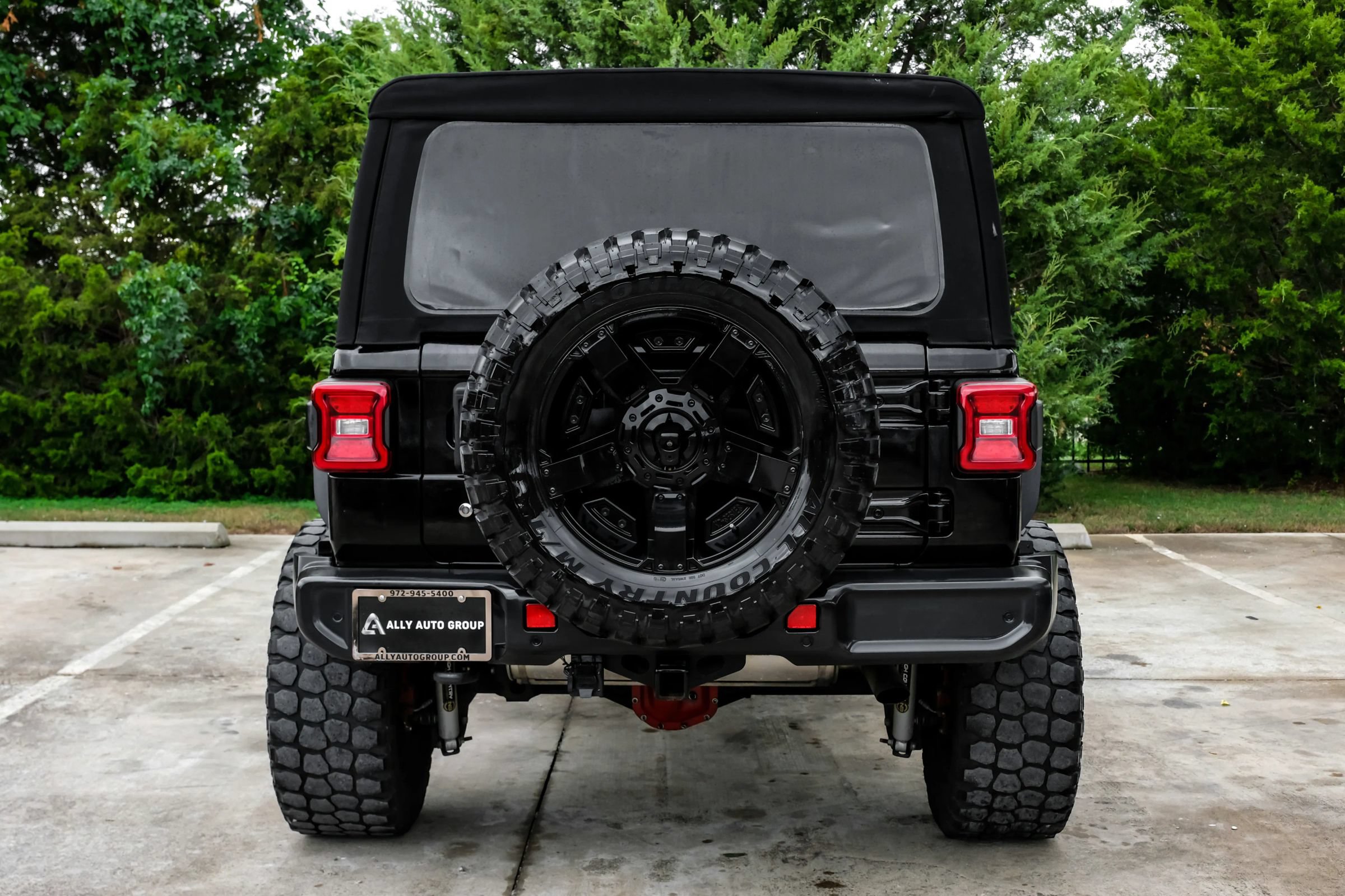 Used 2018 Jeep Wrangler Unlimited Sport S AWD/4WD image 9