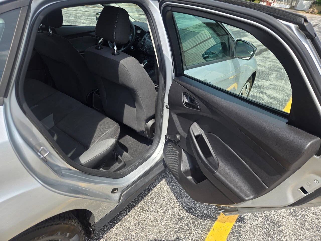 Used 2012 Ford Focus S FWD image 28