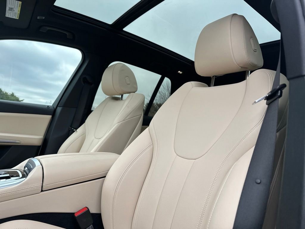 Used 2022 BMW X5 xDrive40i w/ Premium Package AWD/4WD image 13