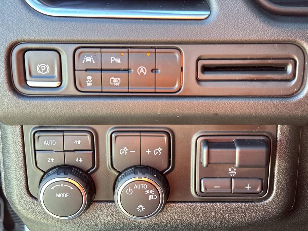 Used 2024 Chevrolet Suburban RST w/ Sport Performance Package image 23