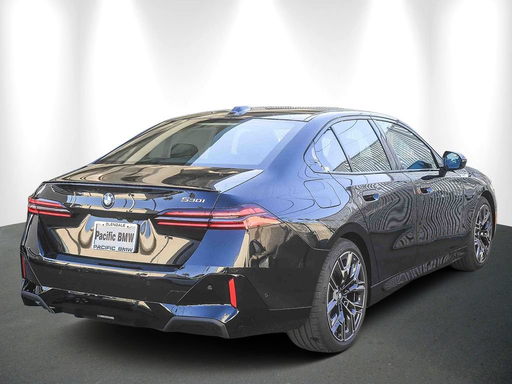 Used 2026 BMW 530i w/ M Sport Package RWD image 6