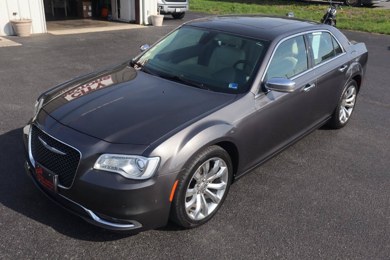 Used 2015 Chrysler 300 C w/ Light Group RWD image 11
