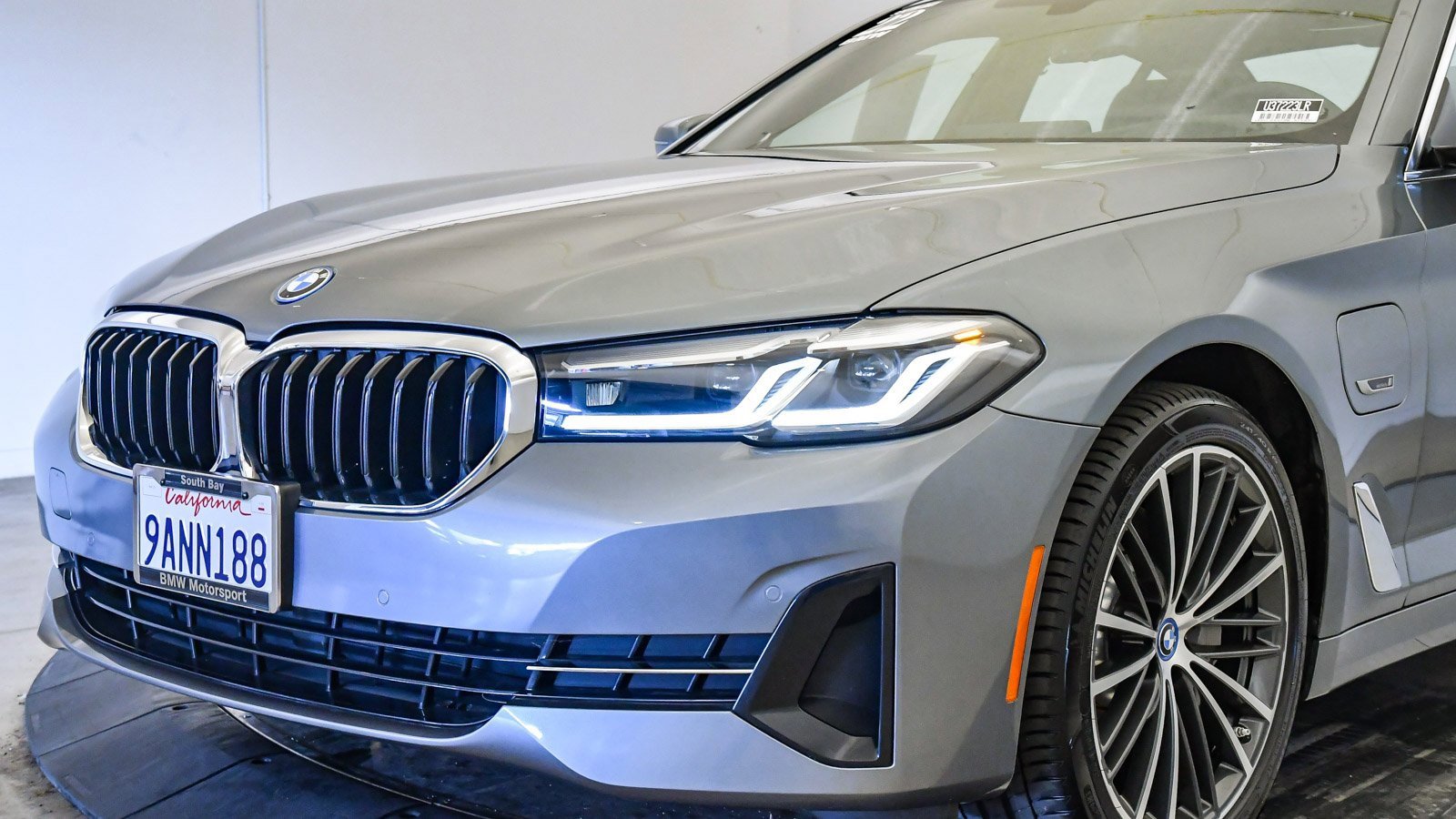 Certified 2022 BMW 530e 530e iPerformance w/ Premium Package image 9