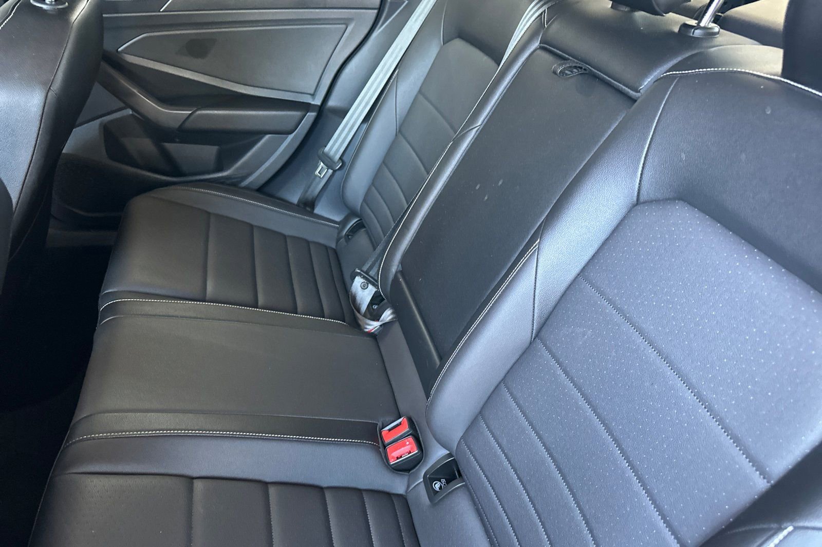 Used 2024 Volkswagen Jetta SE FWD image 12