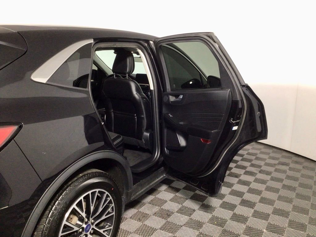 Used 2022 Ford Escape SEL w/ Technology Package image 32