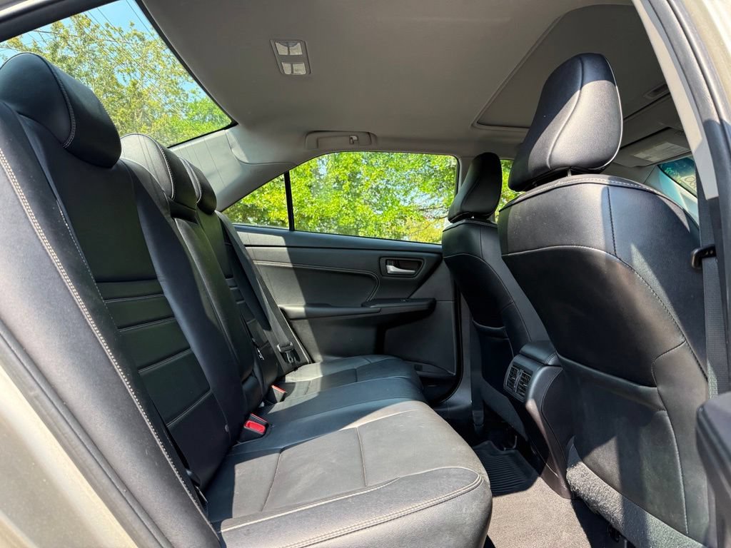 Used 2016 Toyota Camry XLE w/ Moonroof Package FWD image 18