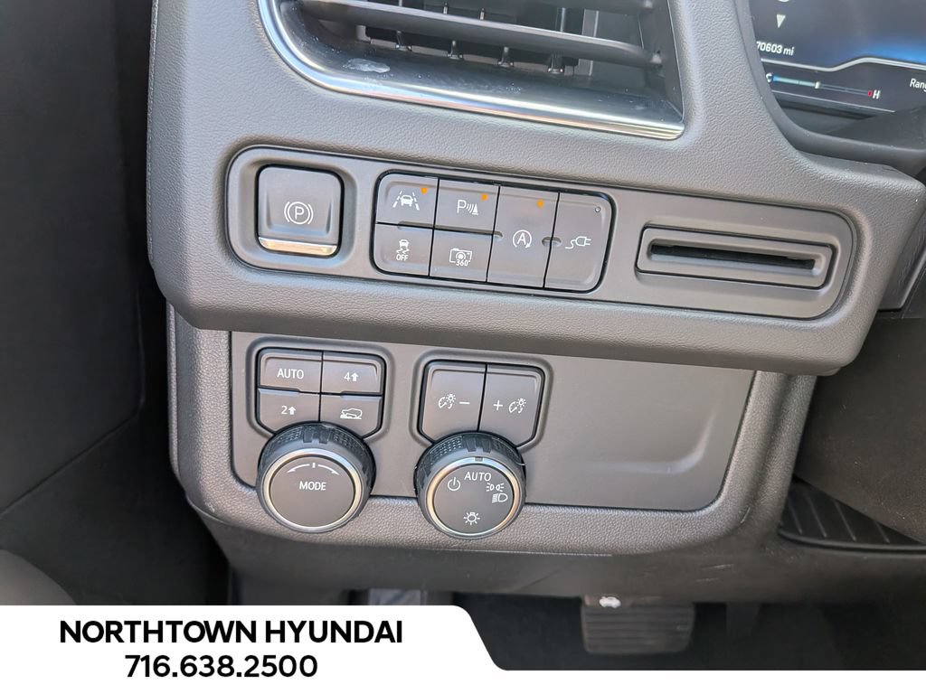 Used 2022 Chevrolet Tahoe RST w/ Luxury Package AWD/4WD image 25