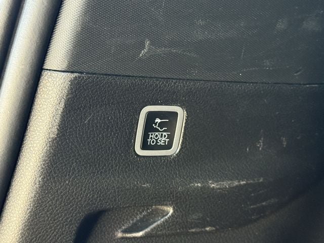Used 2024 Jeep Wagoneer L Series II RWD image 31