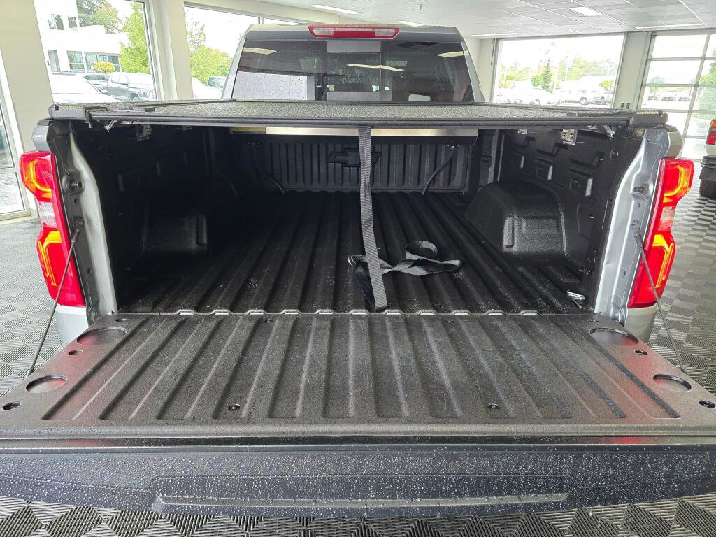 Used 2025 Chevrolet Silverado 1500 LT Trail Boss w/ Convenience Package II AWD/4WD image 19