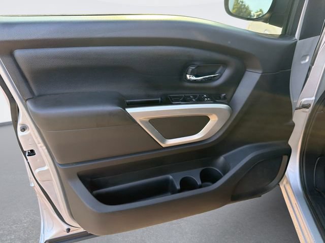 Used 2017 Nissan Titan SV RWD image 17