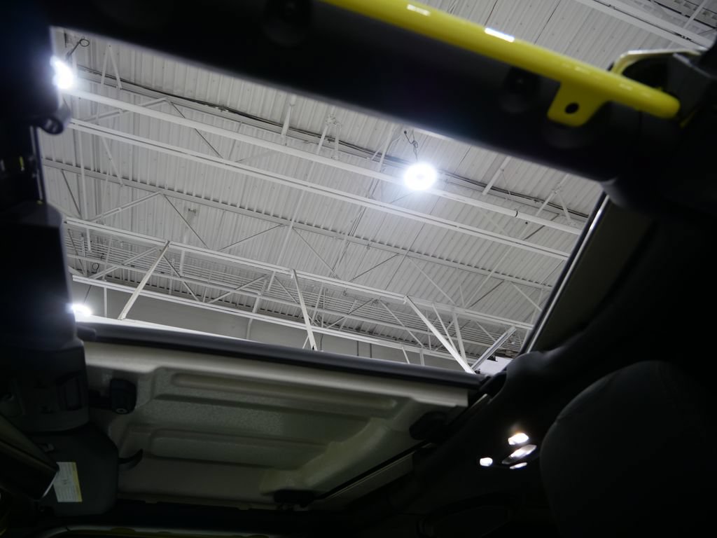 Used 2022 Jeep Wrangler Unlimited Sport AWD/4WD image 4