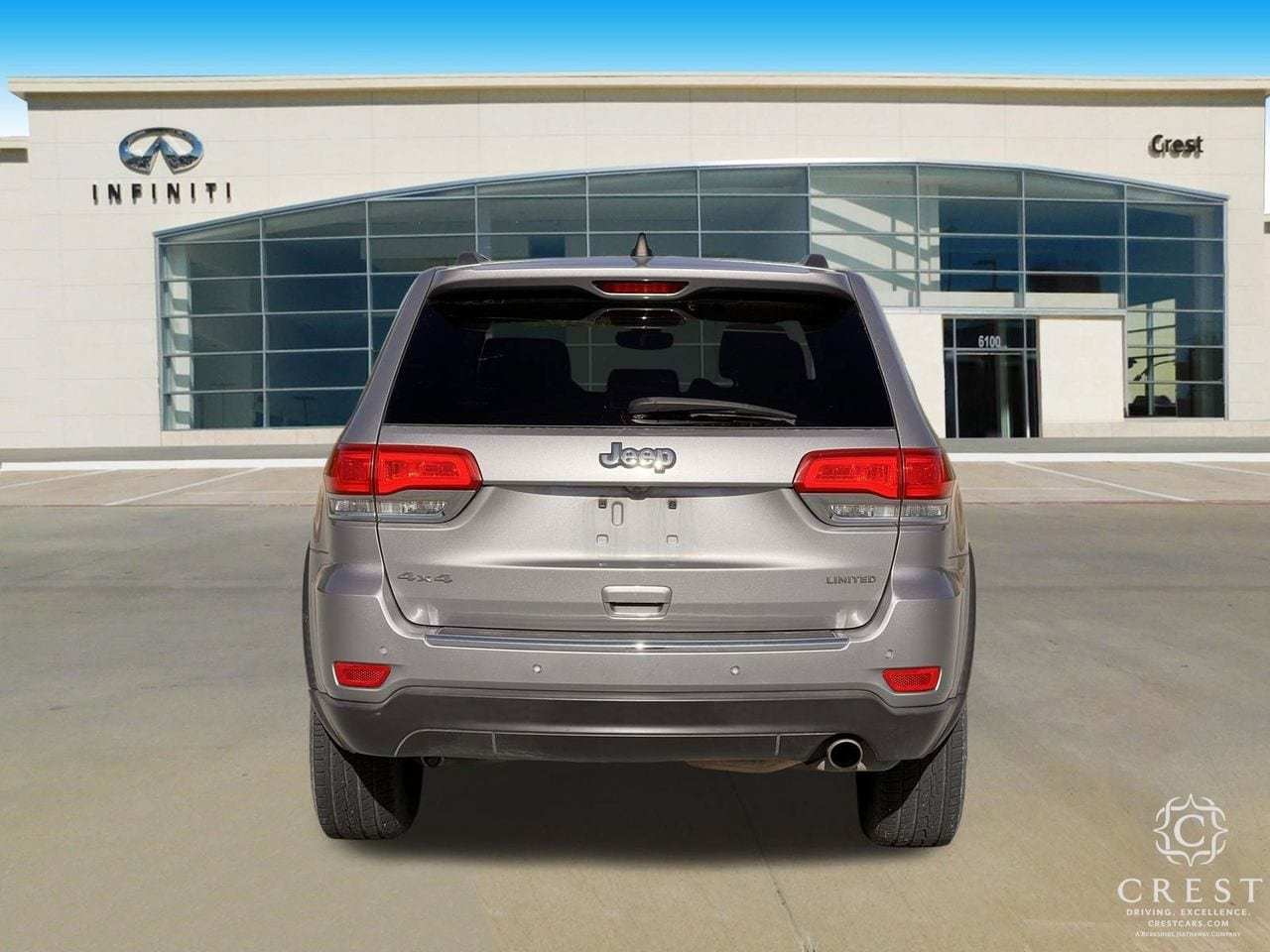 Used 2017 Jeep Grand Cherokee Limited AWD/4WD image 4