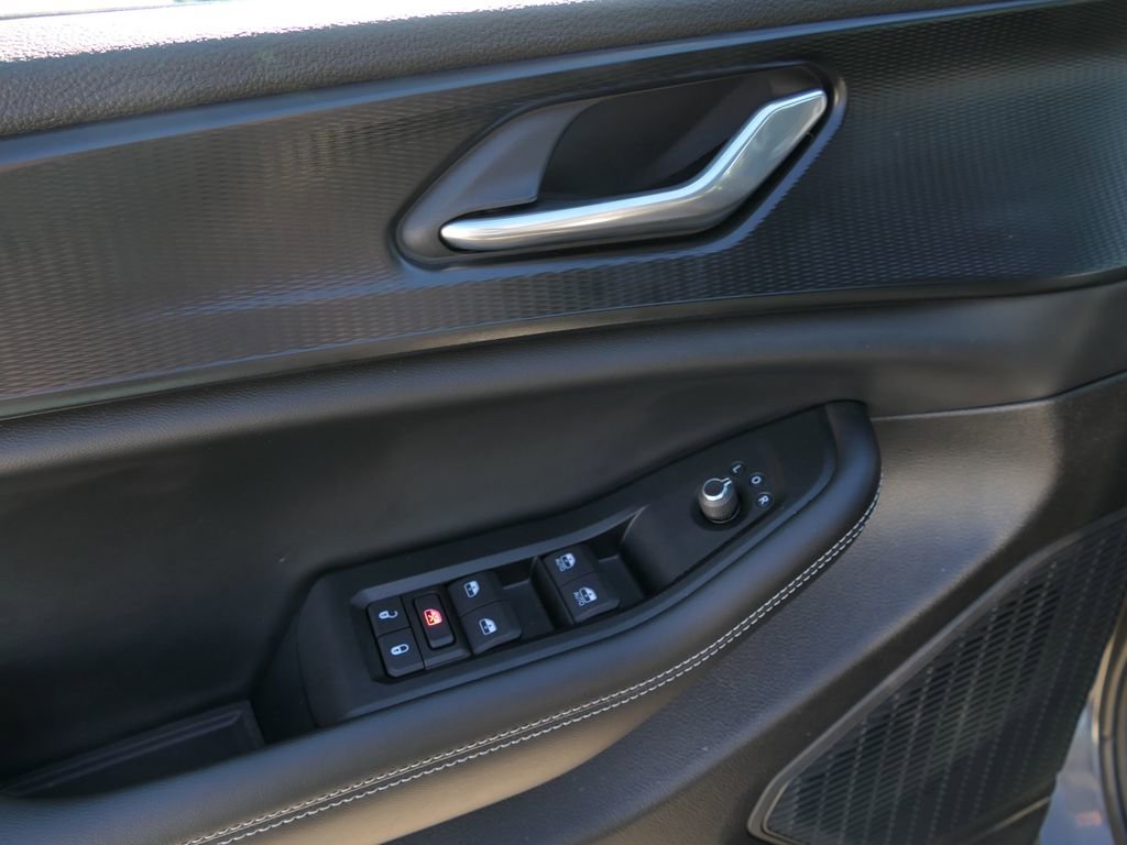 Used 2025 Jeep Grand Cherokee Laredo X w/ Luxury Tech Group I image 10