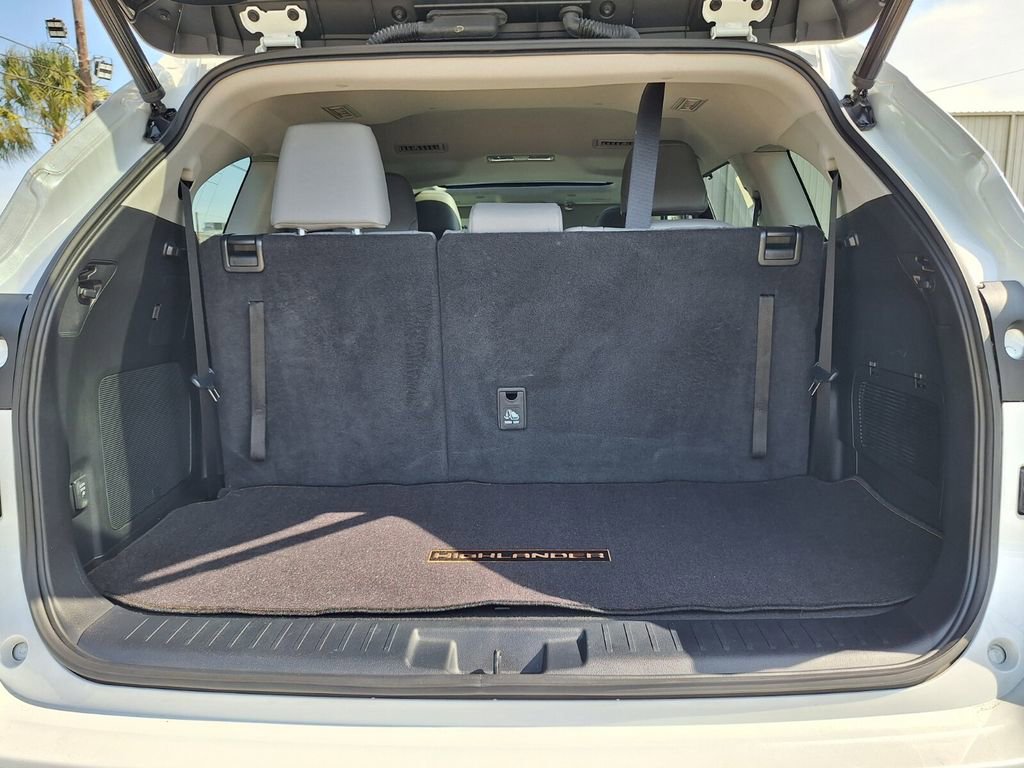 Used 2023 Toyota Highlander Bronze Edition image 26