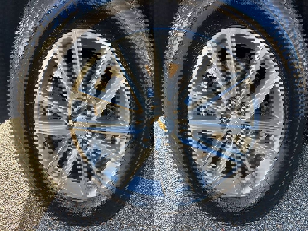 Used 2023 Chevrolet Traverse LT image 10