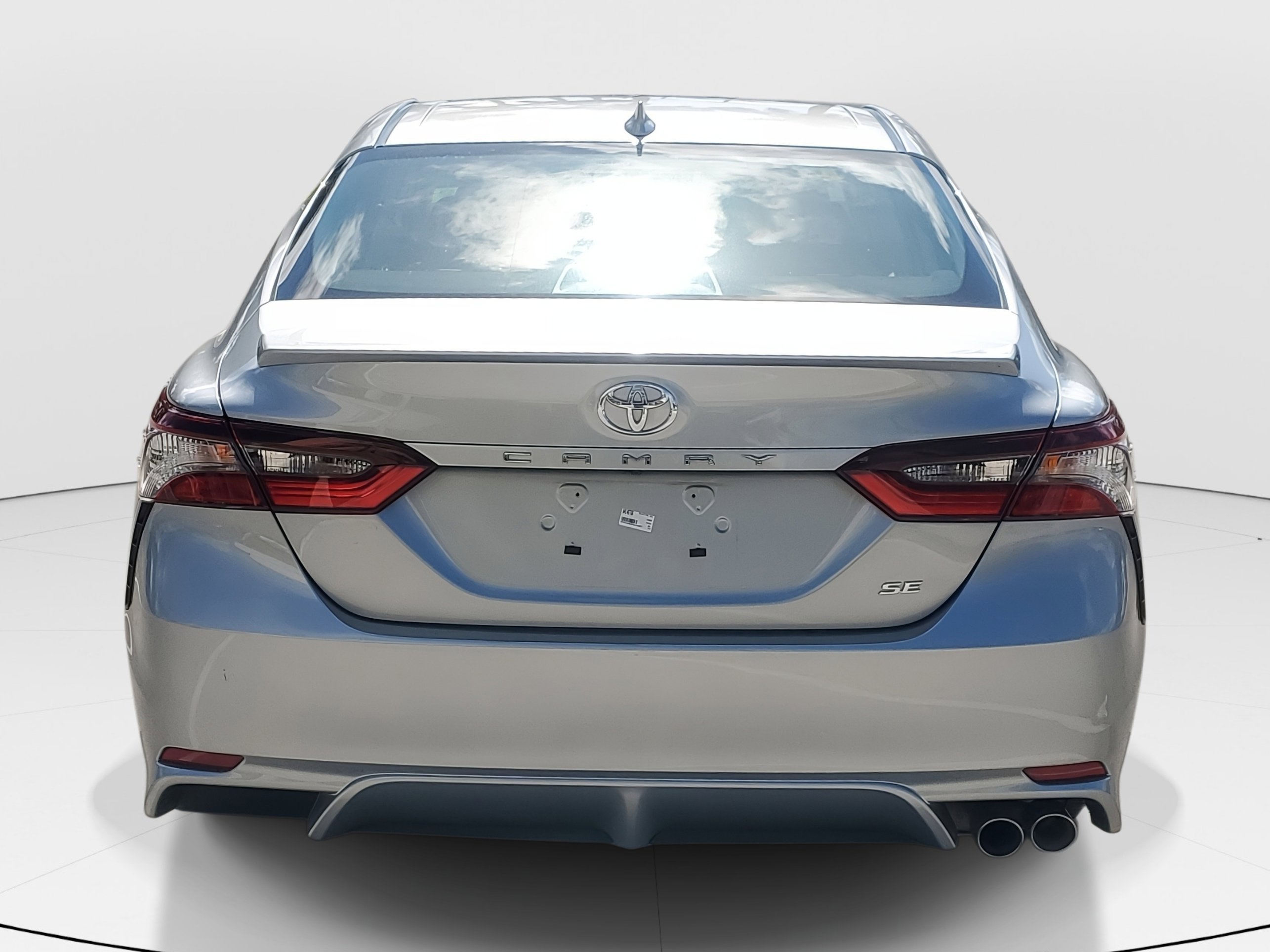 Used 2023 Toyota Camry SE w/ Cold Weather Package image 4