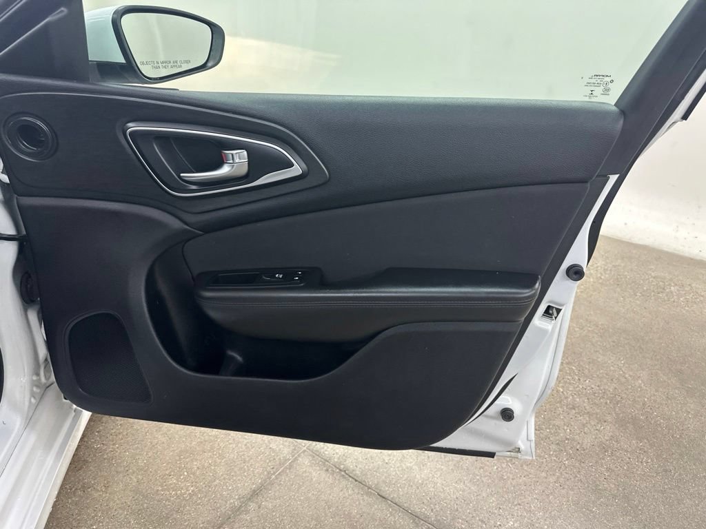Used 2015 Chrysler 200 Limited w/ Convenience Group FWD image 20