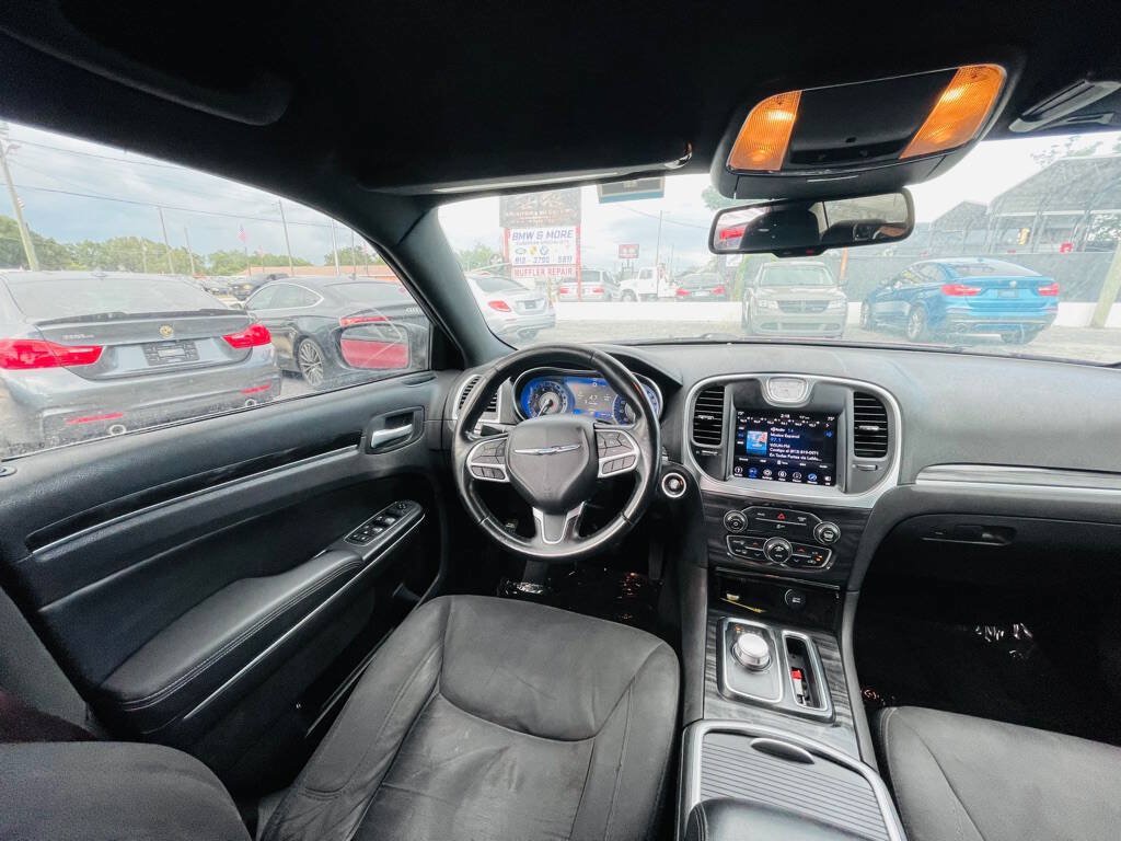 Used 2019 Chrysler 300 Touring w/ Chrome Appearance Package RWD image 14